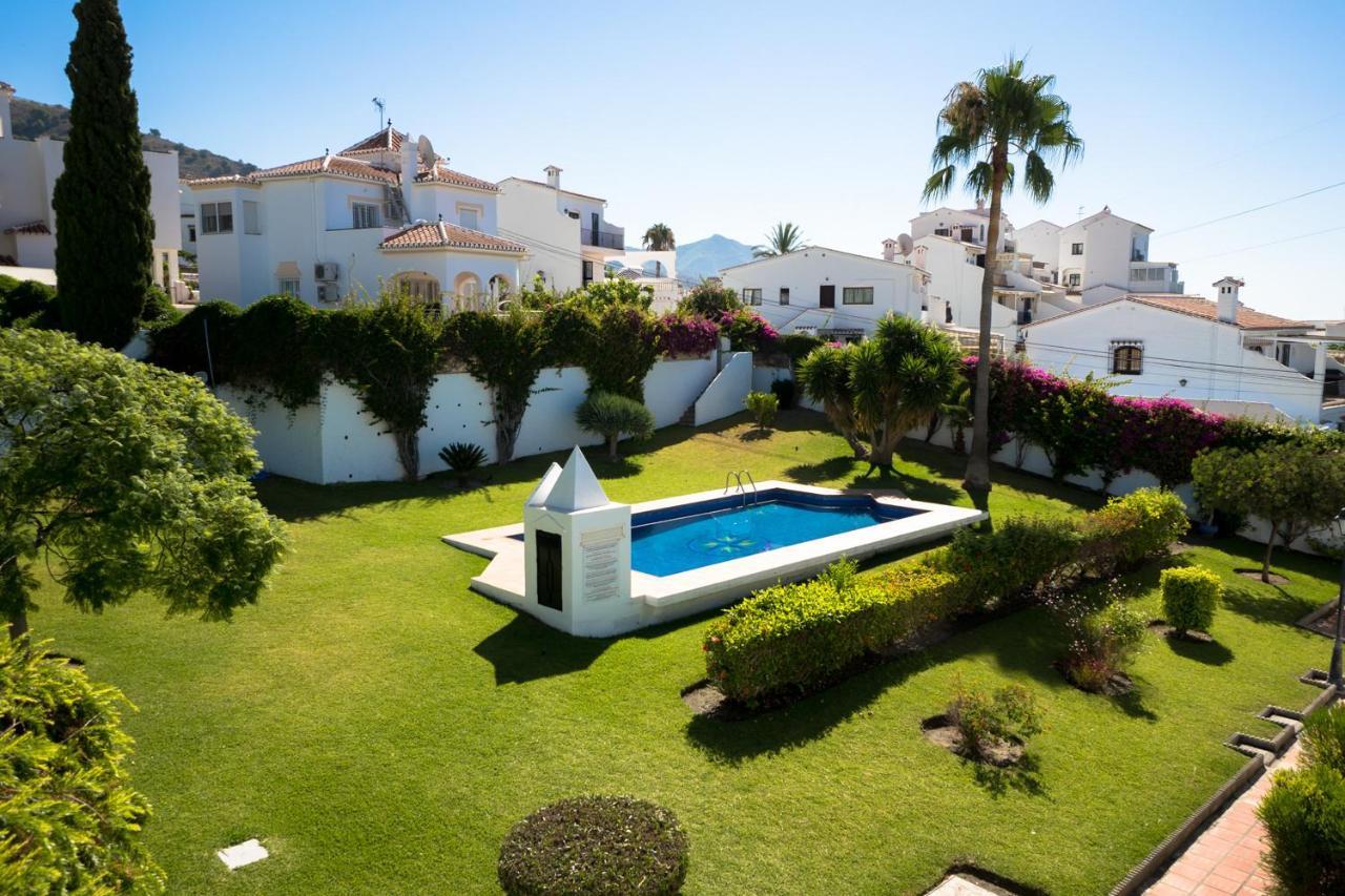 Urb. Alhambra 3 Villa Nerja Exteriör bild